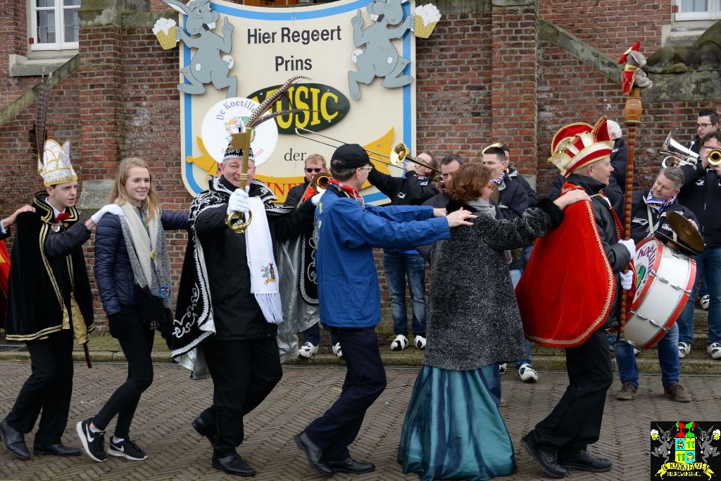 ../Images/Sleuteloverdracht gemeentehuis 2017 078.jpg